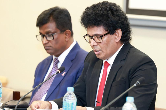ශ්‍රී ලංකා - ඕමාන පාර්ලිමේන්තු මිත්‍රත්ව සංගමයේ  සභාපති ධුරය වසන්ත සමරසිංහට
