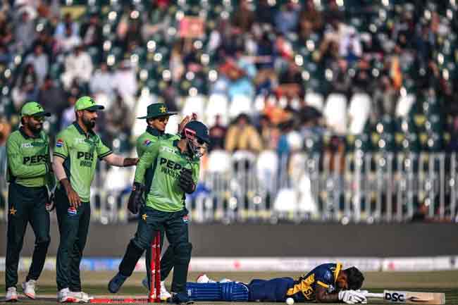 පාකිස්තානයට ලකුණු 289ක ඉලක්කයක්