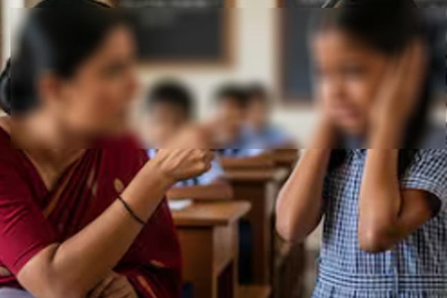 ගුරුතුමියක් දුන් දඬුවමක් නිසා සිසුවියක් ජීවිතක්ෂයට