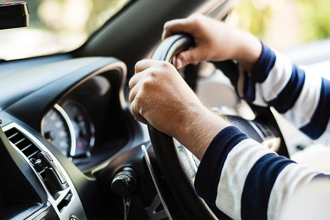 විදේශිකයින්ට රියදුරු බලපත්‍ර ලබාදිමේ ගාස්තු ඉහළට