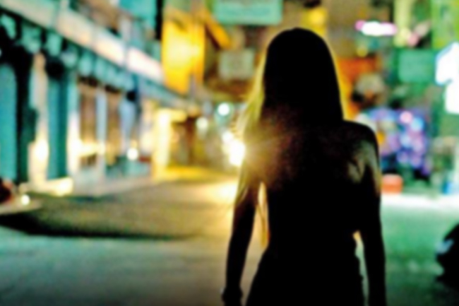 මෙරට සංක්‍රාන්තික ලිංගික ශ්‍රමිකයින්ගෙන් 30%ක් මතට ඇබ්බැහි වෙලා