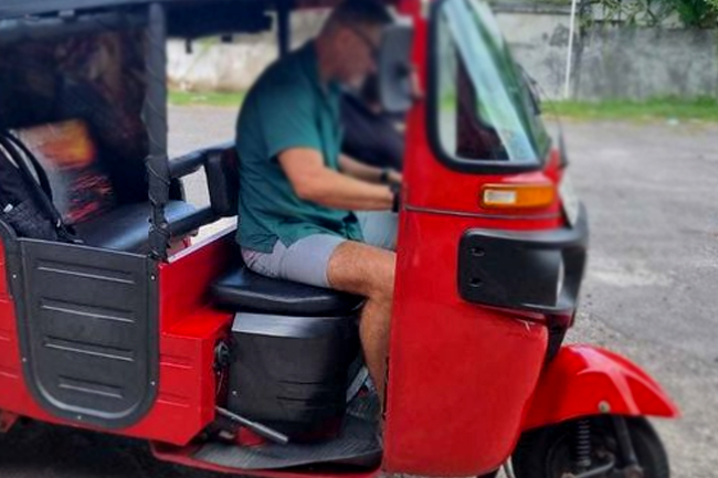 වලංගු රියදුරු බලපත්‍රයක් නොමැති නම් විදේශිකයන්ට නීතිය ක්‍රියාත්මක වෙයි