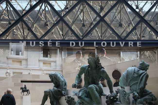 ලූවර් කෞතුකාගාරයට ආරක්ෂිත කැමරා 100ක්  