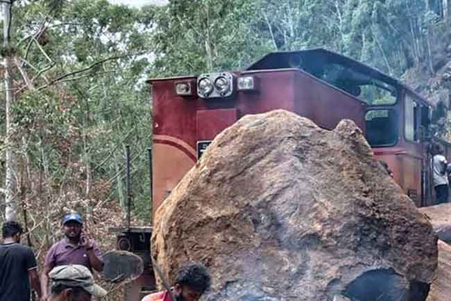 දෙවන දිනටත් කොළඹ කොටුව – බදුල්ල අතර රාත්‍රී තැපැල් දුම්රිය ගමන් නවතී