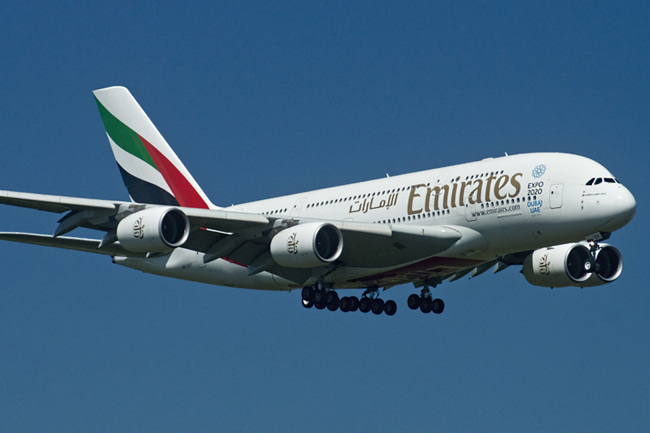 ලොව විශාලතම මගී ගුවන්යානයක් කටුනායකට හදිසියේ ගොඩබස්වයි