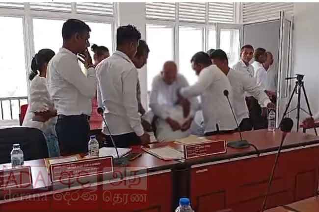 සොරණාතොට ප්‍රා.ස. අයවැය විවාදය අතරතුර මන්ත්‍රීවරයෙක් හදිසියේ අසනීප වෙයි