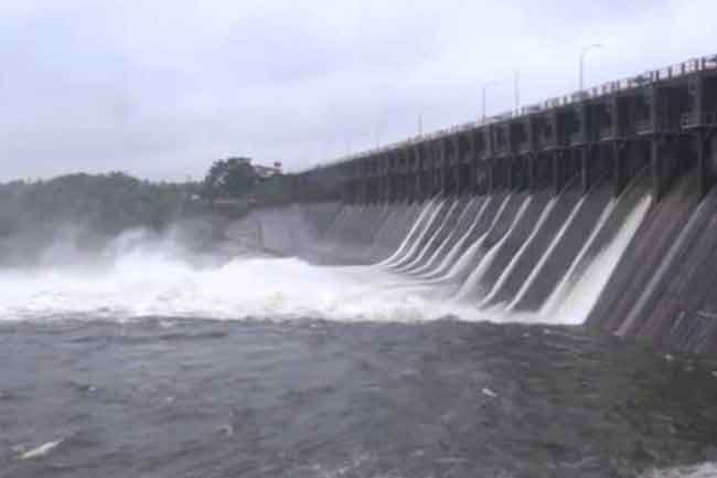 රාජාංගන සහ අංගමුව ජලාශයේ වාන් දොරටු විවෘත කෙරේ