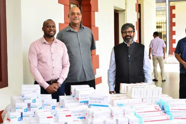 සීෂෙල්ස් රාජ්‍යට ටොන් 03ක ඖෂධ ආධාර