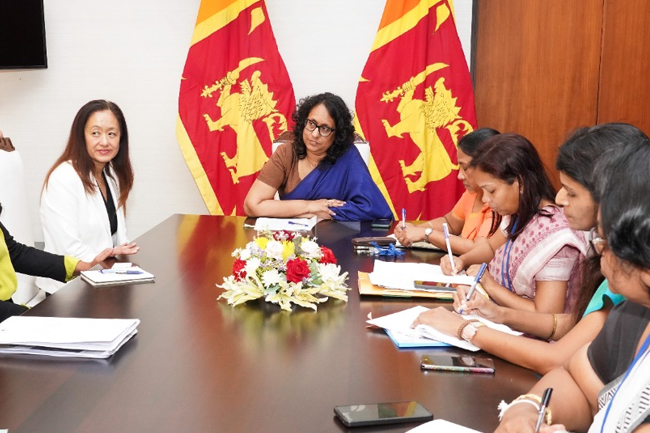 අමෙරිකානු තානාපතිනිය හා  අග්‍රාමාත්‍යතුමිය අතර හමුවක්