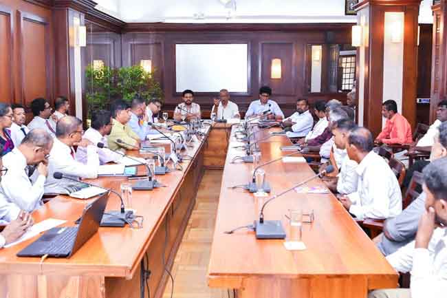 වී ගොවීන්ගේ ගැටලු විසඳීම සඳහා ස්ථීර වැඩපිළිවෙළක් සැකසීමට සාකච්ඡාවක්