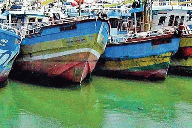 සියලු ධීවර යාත්‍රා පිටත්වීම  නැවත දැනුම් දෙනතුරු අවලංගුයි