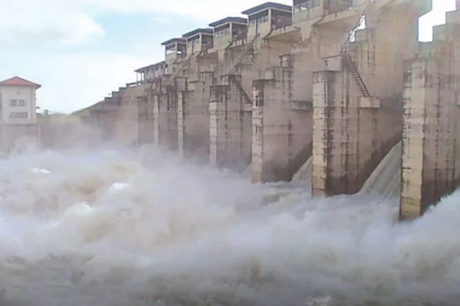 දැදුරු ඔය ද්‍රෝණියේ පහළ නිම්නයේ ප්‍රදේශවලට සුළු ගංවතුර තත්ත්වයක්