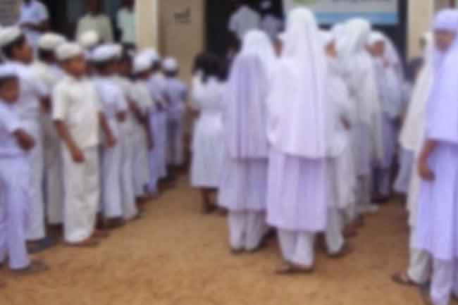 නැගෙනහිර සියලුම මුස්ලිම් පාසල් දින නියමයකින් තොරව වසා දැමේ