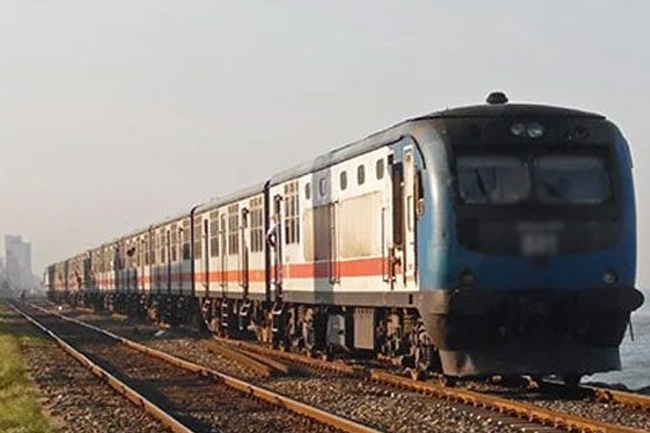 හෙට දිනයේත් දුම්රිය ගමන්වාර කිහිපයක්