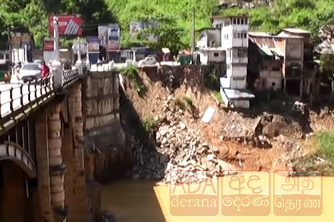  මහනුවර මහවැලි ගඟ දෙපස ගොඩනැඟිලි නායයෑමේ අවදානමක