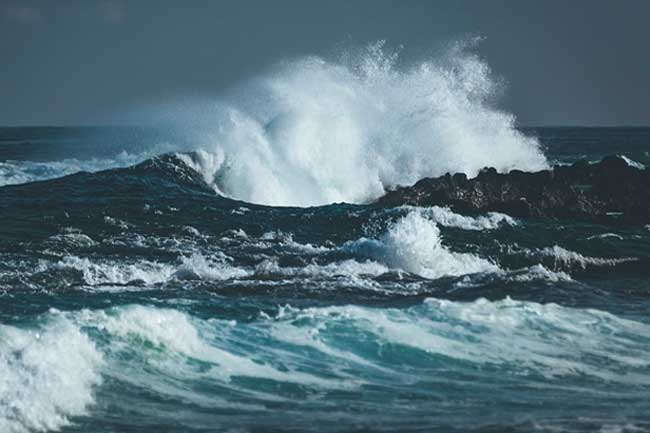 දිවයින වටා වන මුහුදු ප්‍රදේශ සඳහා රතු නිවේදනයක්