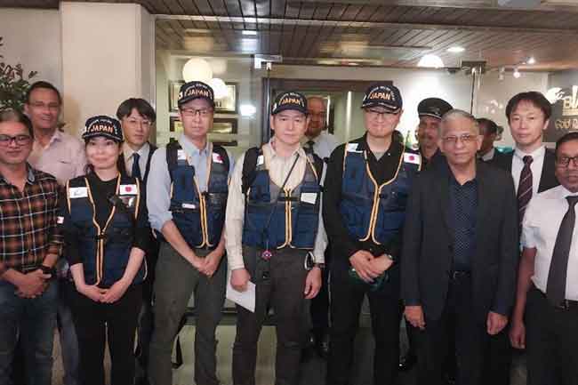 ජපානයේ හදිසි වෛද්‍ය ප්‍රතිකාර කණ්ඩායම දිවයිනට