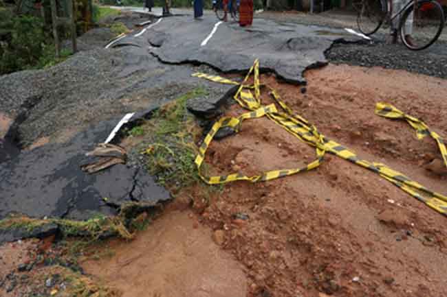 ආපදා තත්ත්වය හේතුවෙන් ගමනාගමනය අඩාල වූ මාර්ග මෙන්න
