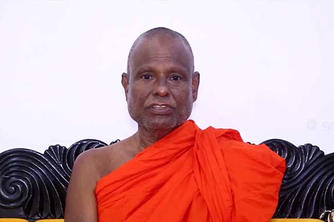 පොහොයට පිට පළාත්වලින් අනුරාධපුරයට එන්න එපා - අටමස්ථානාධිපති නාහිමි