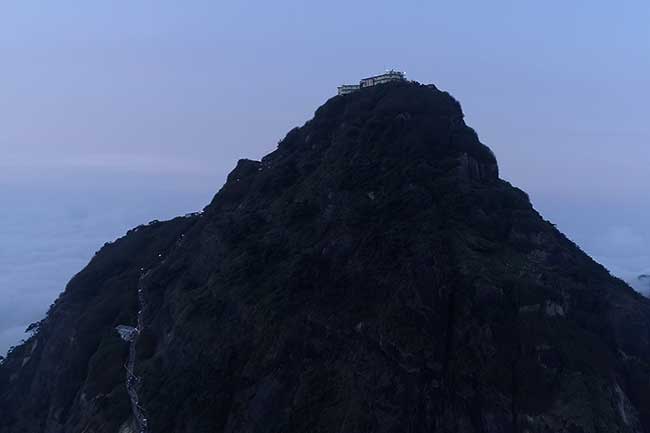 ශ්‍රීපාද වන්දනාවේ එන බැතිමතුන්ට පොලීසියෙන් දැනුම්දීමක්