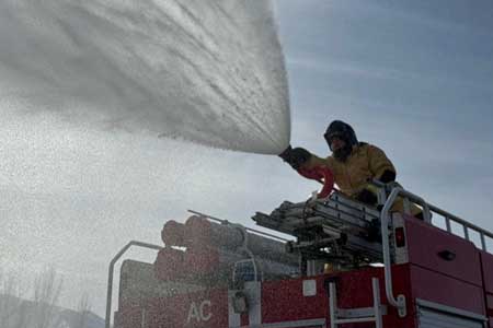 චීනයේ මහල් ගොඩනැගිල්ලක ගින්නකින් 12ක් මරුට