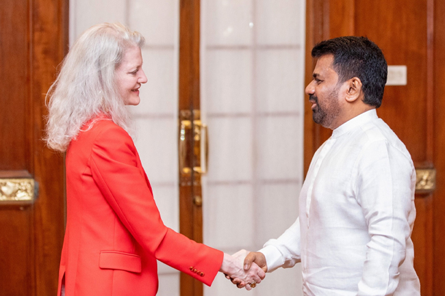 අමෙරිකාවේ දේශපාලන කටයුතු පිළිබඳ උප රාජ්‍ය ලේකම් සහ ජනපති අතර හමුවක්