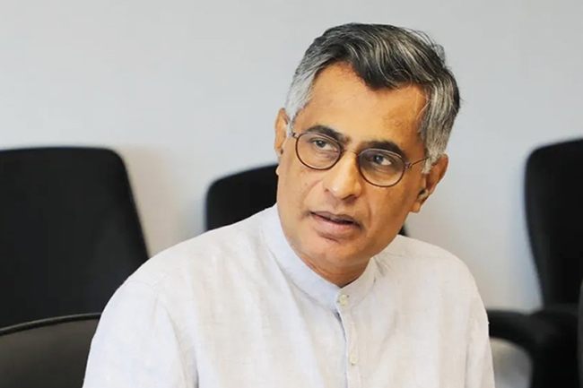 චම්පිකගේ පෙත්සම කැඳවීමට දින දෙයි