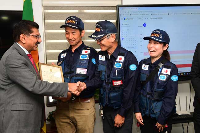 ජපන් හදිසි ආපදා සහන සේවා කණ්ඩායම දිවයිනෙන් පිටත්ව යයි