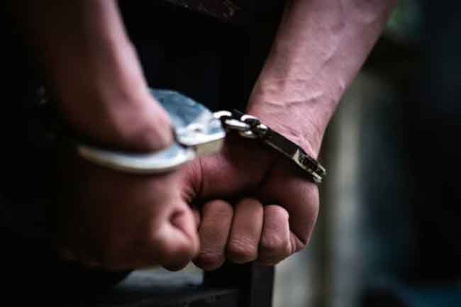 අල්ලස් ගත් පොලිස් නිලධාරියෙකු අත්අඩංගුවට