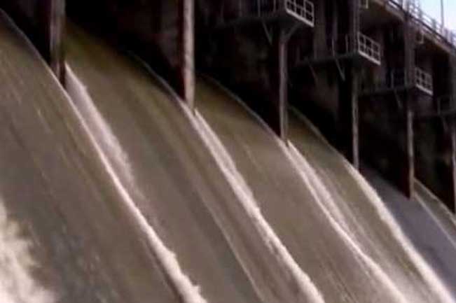 රාජාංගනය ජලාශයේ වාන් දොරටු 4ක් විවෘත කෙරේ