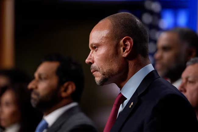 FBI නියෝජ්‍ය අධ්‍යක්ෂ ධුරයෙන් ඉවත්වීමට තීරණයක්