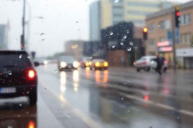 අද පස්වරුවේ ප්‍රදේශ කිහිපයකට වැසි හෝ ගිගුරුම් සහිත වැසි