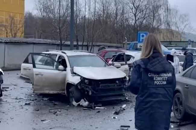 රුසියාවේ මෝටර් රථයක පිපිරීමකින් හමුදා ප්‍රධානියෙකු මරුට 