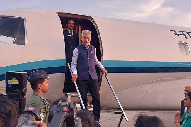 ඉන්දීය විදේශ ඇමති දිවයිනට