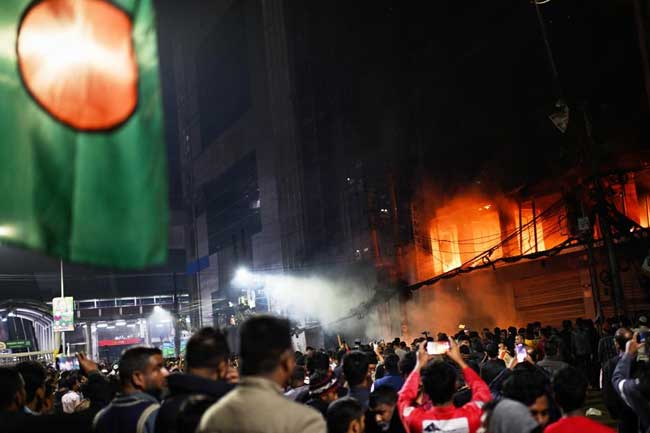 බංග්ලාදේශයට හසීනාගෙන් දොස්