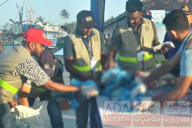 මත්ද්‍රව්‍ය සමඟ නාවික හමුදා භාරයට ගත් ධීවර යාත්‍රාව දික්ඕවිට වරායට