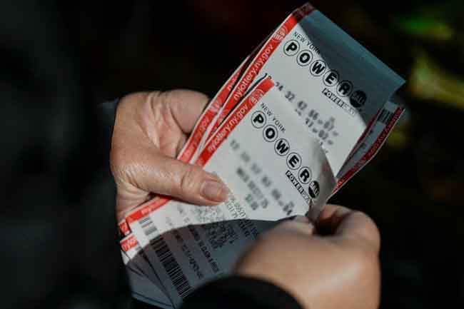 අමෙරිකාවේ ලොතරැයි දිනුම් ඇදීමකින් ඩොලර් බිලියන 1.8ක මුදල් ත්‍යාගයක් දිනයි