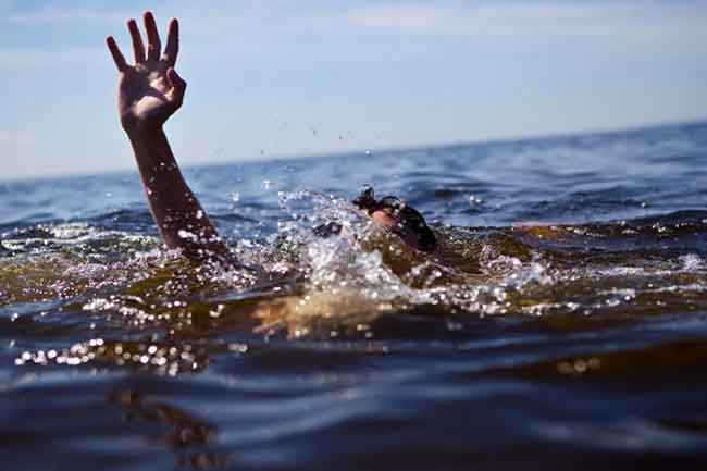 මිරිස්ස මුහුදේ දී වෛද්‍යවරයෙකු දියේ ගිලී මරුට