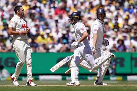 වසර 15කට පසු එංගලන්තයට ඔස්ට්‍රේලියාවේ දී ටෙස්ට් ජයක්