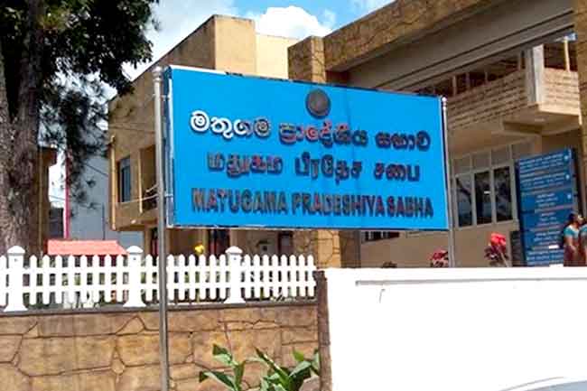 සජබයට බලය හිමි මතුගම ප්‍රාදේශීය සභාවේ සභාපතිගෙන් ලේකම්වරියට ප්‍රහාරයක්