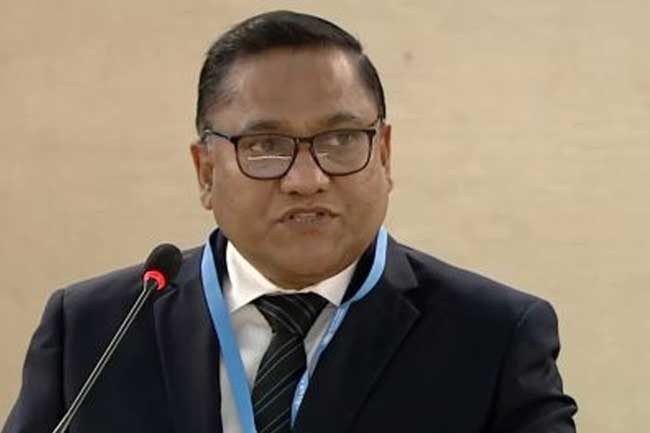 විදේශ ඇමති විජිත ඩකා නුවර බලා පිටත්ව යයි