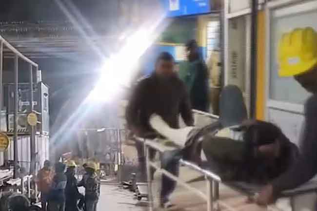 ඉන්දියාවේ බිහිසුණු දුම්රිය අනතුරක් - 60කට තුවාල