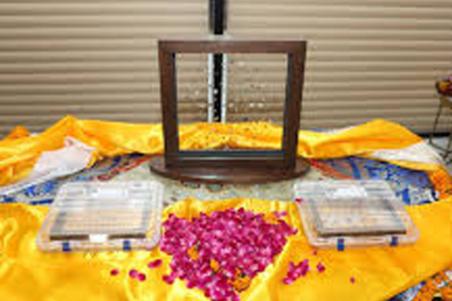 ඉන්දියාවේ  සර්වඥ ධාතු ප්‍රදර්ශනයක්