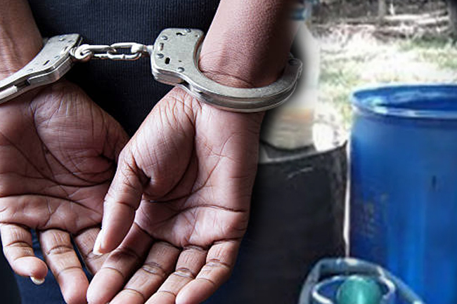 නීති විරෝධි මත්පැන් බෝතල් 109ක්  සමග කාන්තාවක් අත්අඩංගුවට 