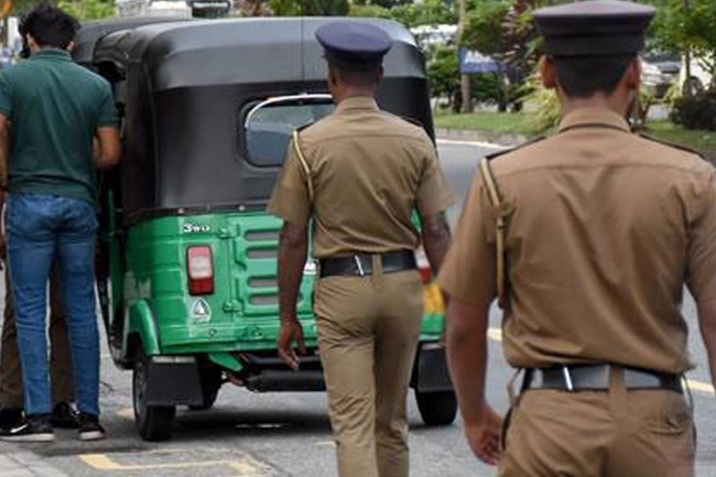 දිවයින පුරා විශේෂ මෙහෙයුම්වලින්  පුද්ගලයින් 28,333ක් පරීක්ෂාවට