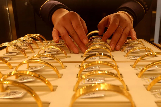 මදුරෝව අල්ලා ගැනීමත් සමග රන් - රිදී මිල ගණන් ඉහළට