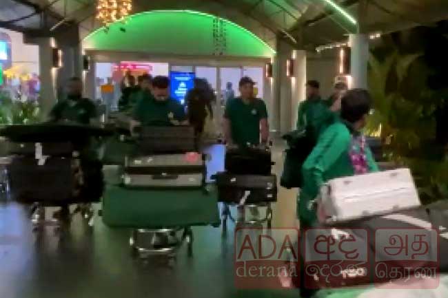 පාකිස්තාන ක්‍රිකට් කණ්ඩායම දිවයිනට