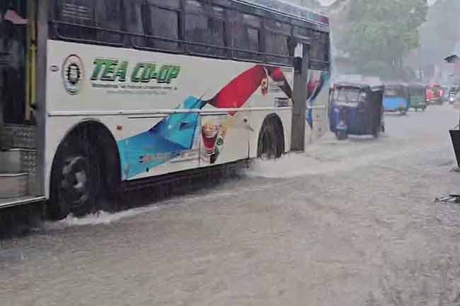 ගාල්ලේ මාර්ග කිහිපයක් ජලයෙන් යටවෙයි