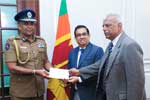 ශ්‍රී ලංකා පොලීසියේ නිලධාරීන්ගේ දිනක වැටුප Rebuilding Sri Lanka අරමුදලට