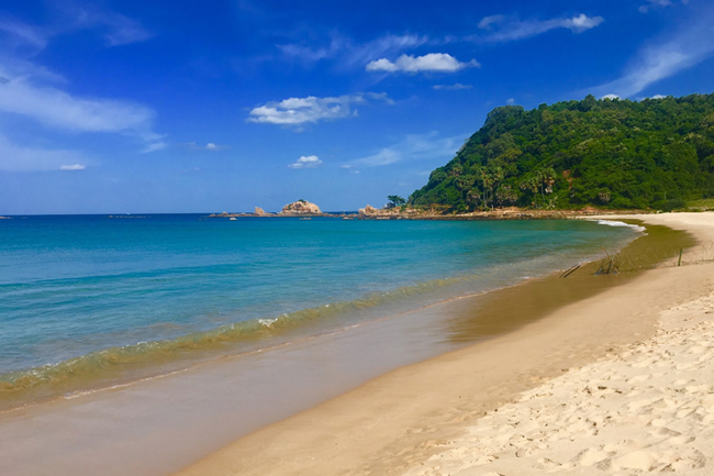 Sandy bay වෙරළ තීරය මහජනතාවට බාධාවකින් තොරව භාවිත කිරීමට පියවර